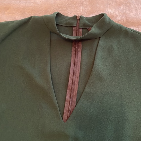 Green shift dress - Picture 2 of 5